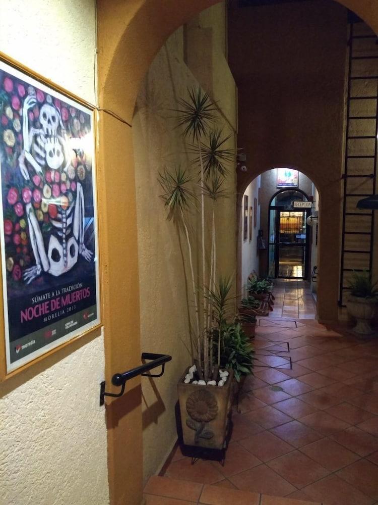 Hotel Casa Galeana 모렐리아 외부 사진
